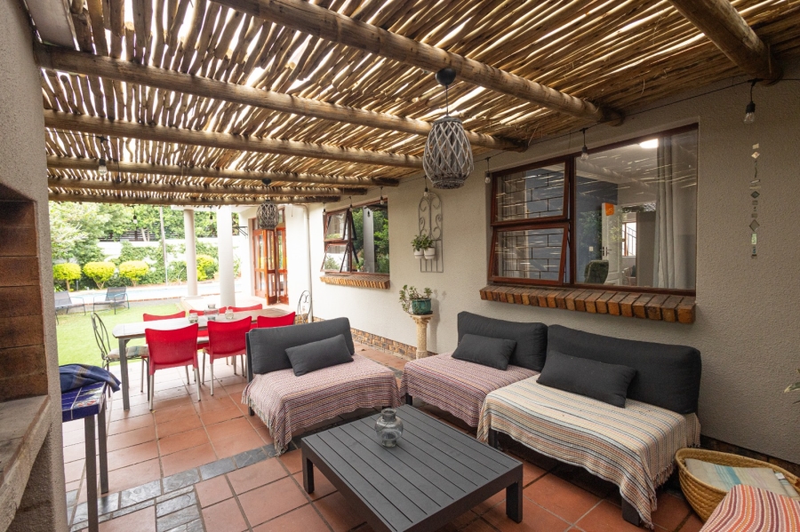 To Let 5 Bedroom Property for Rent in Vierlanden Western Cape